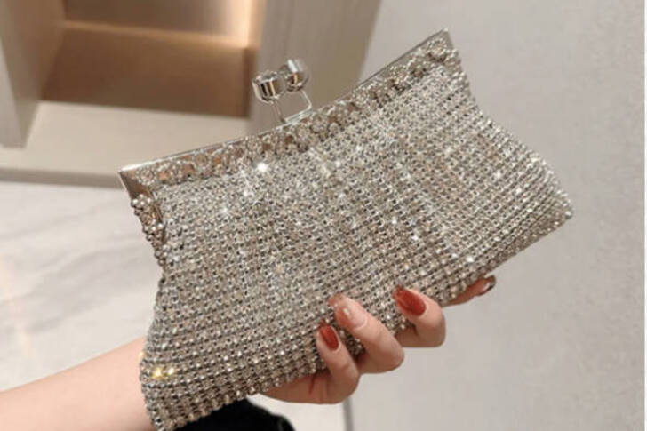 Essential Guide to Choosing Stylish and Fashionable Accessories