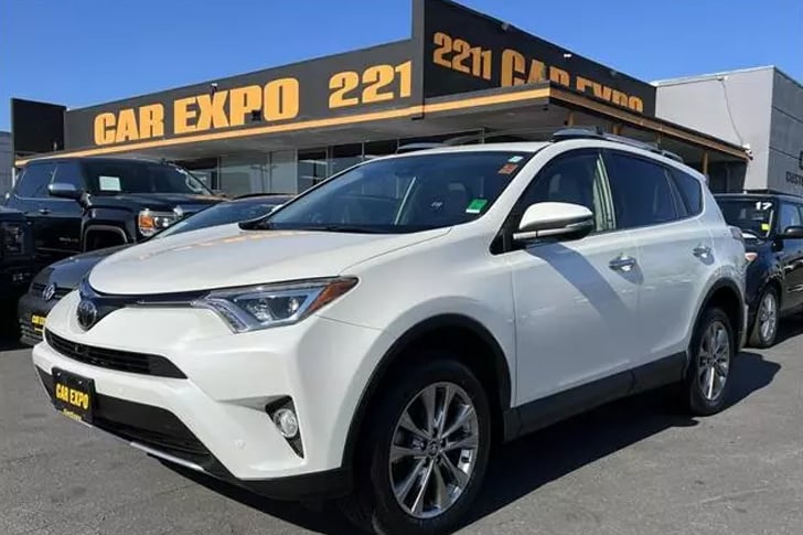 Get the Top Deals on a Toyota RAV4 from Dealers