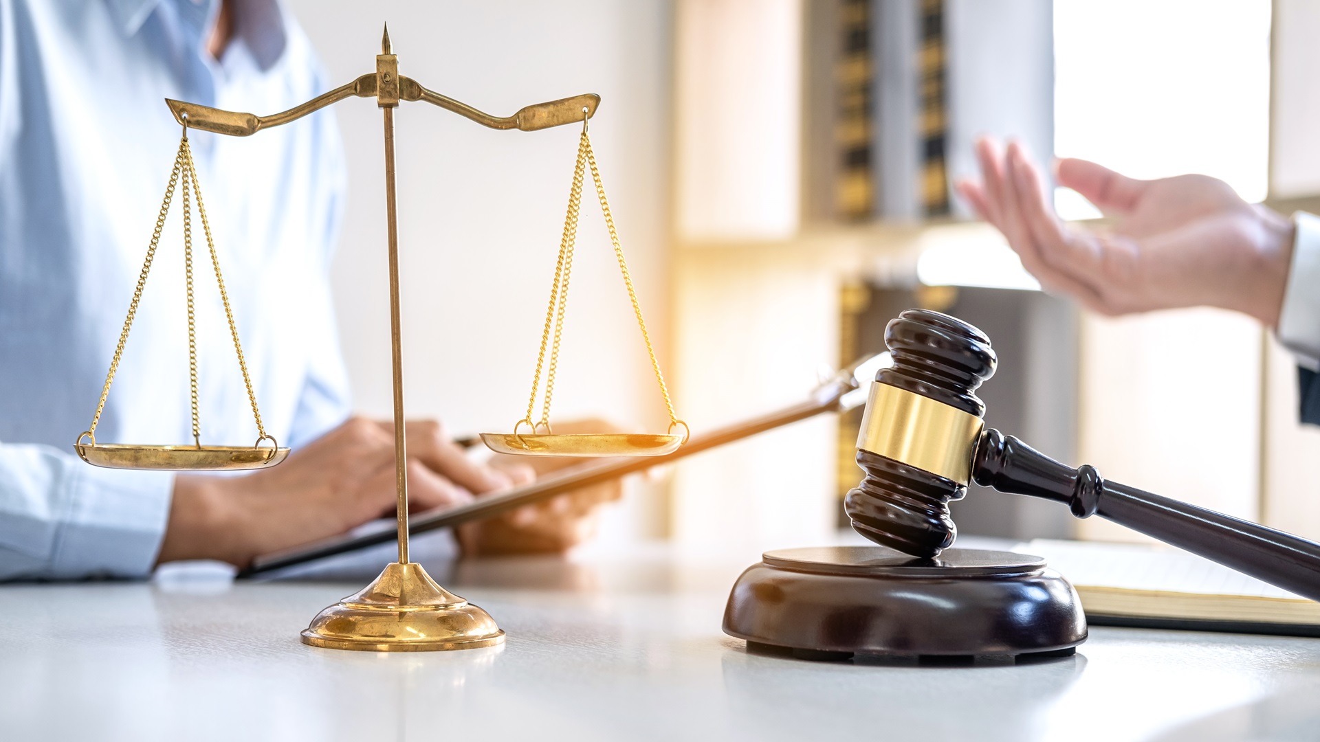 Understanding the Costs of Hiring Lawyers in 2025
